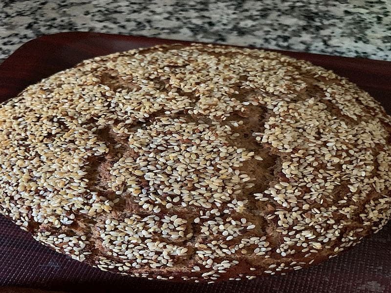 Pekmezli Susamlı Ekmek