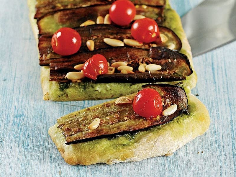 Pesto Soslu Ve Patlıcanlı Pizza
