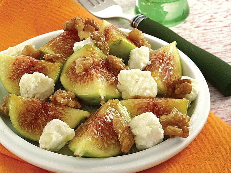 Peynirli İncir Salatası