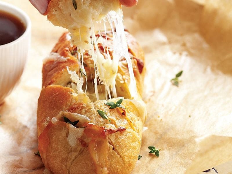 Peynirli Sarımsaklı Ekmek