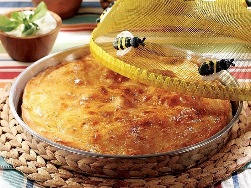 Peynirli Tepsi Böreği