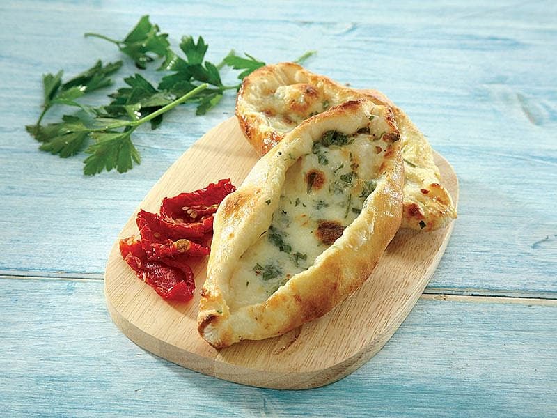 Peynirli Ve Maydanozlu Pide