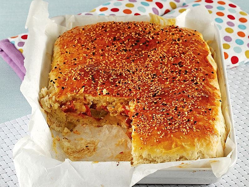 Peynirli Ve Sucuklu Börek