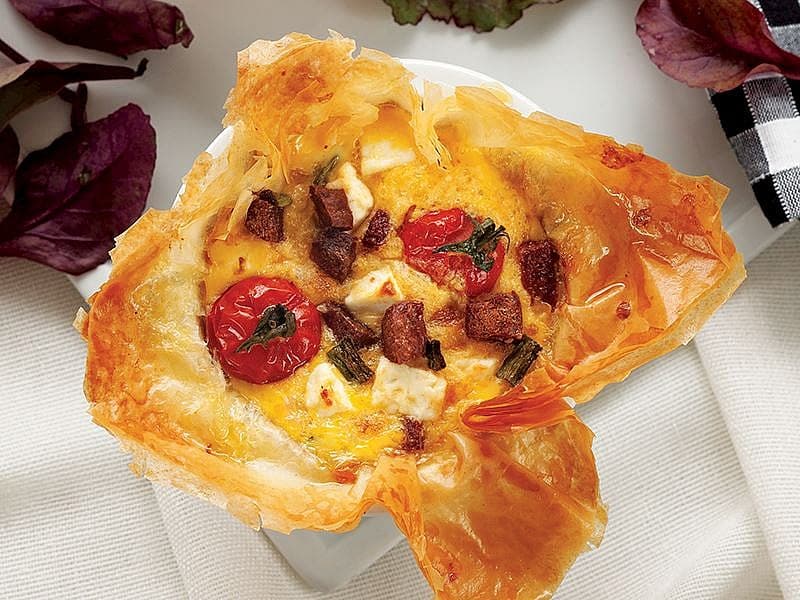 Peynirli Ve Sucuklu Yufka Tart