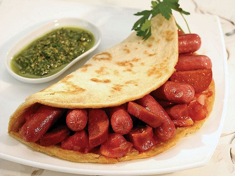 Pide Arası Sucuk Ve Sosis