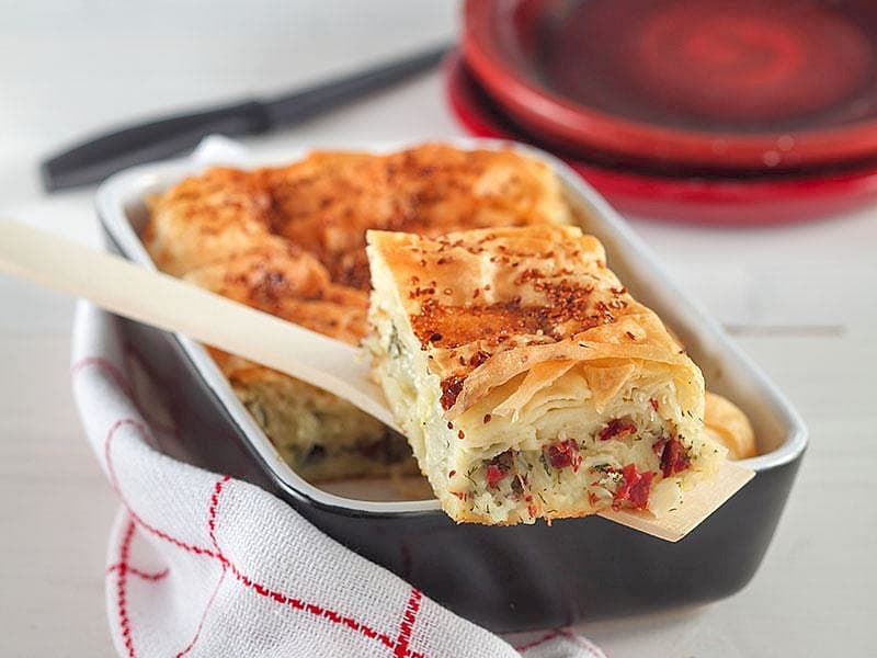Pirinçli Ve Pastırmalı Börek