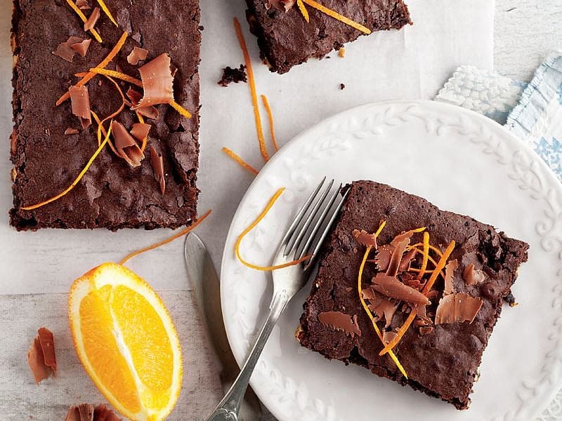 Portakallı Ve Beyaz Çikolatalı Brownie