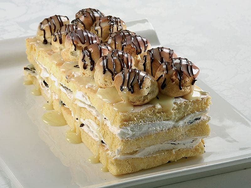 Profiterollu Baton Pasta
