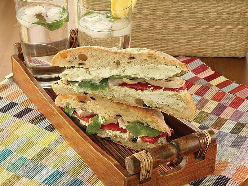 Roka Soslu Ve Tavuk Etli Sandviç