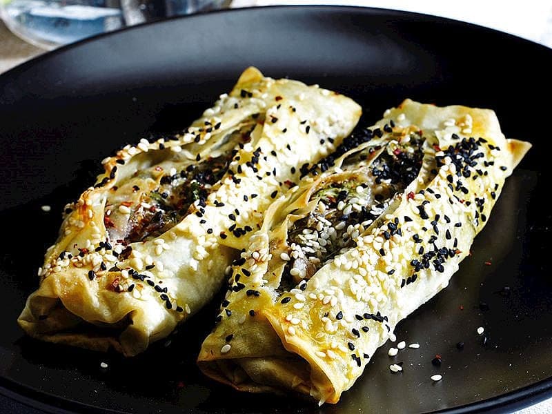 Sardalyalı Karnıyarık Böreği