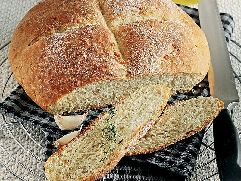 Sarımsaklı Ve Kekikli Ekmek