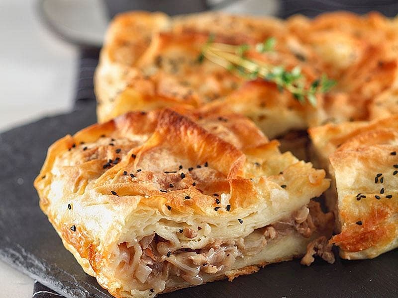 Soğanlı Ve Cevizli Börek