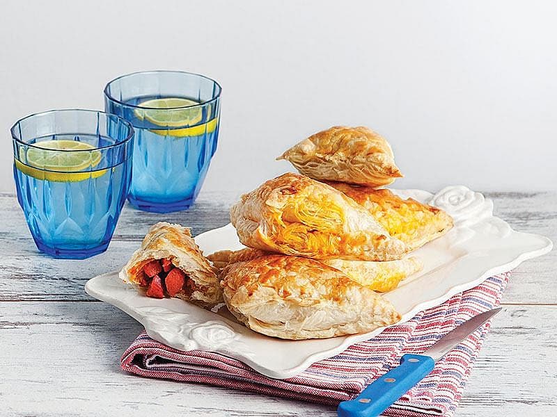 Sosisli Üçgen Börek