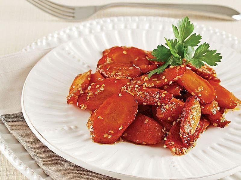 Soya Soslu Ve Susamlı Havuç Sote