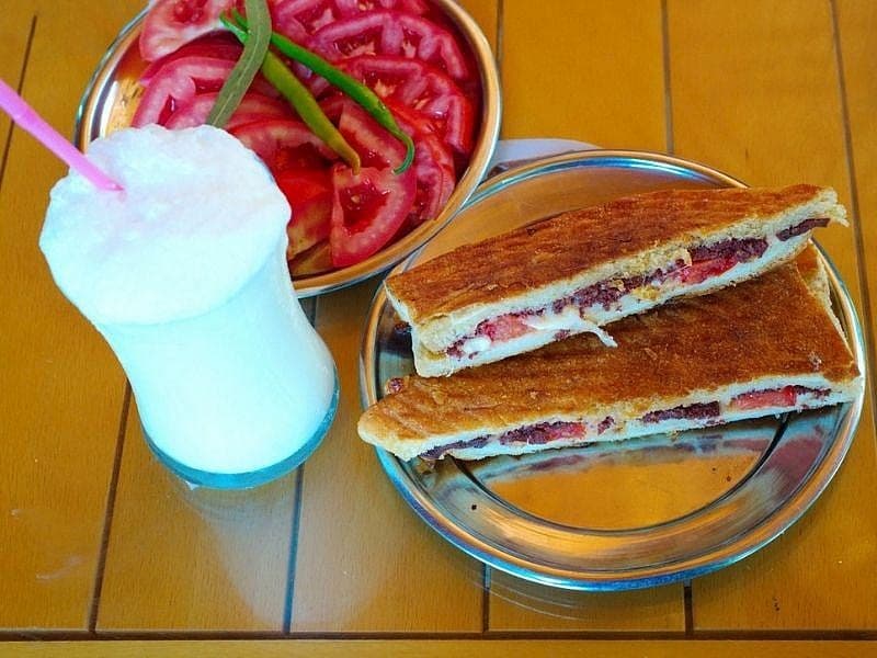 Susurluk Ayranı Ve Tostu