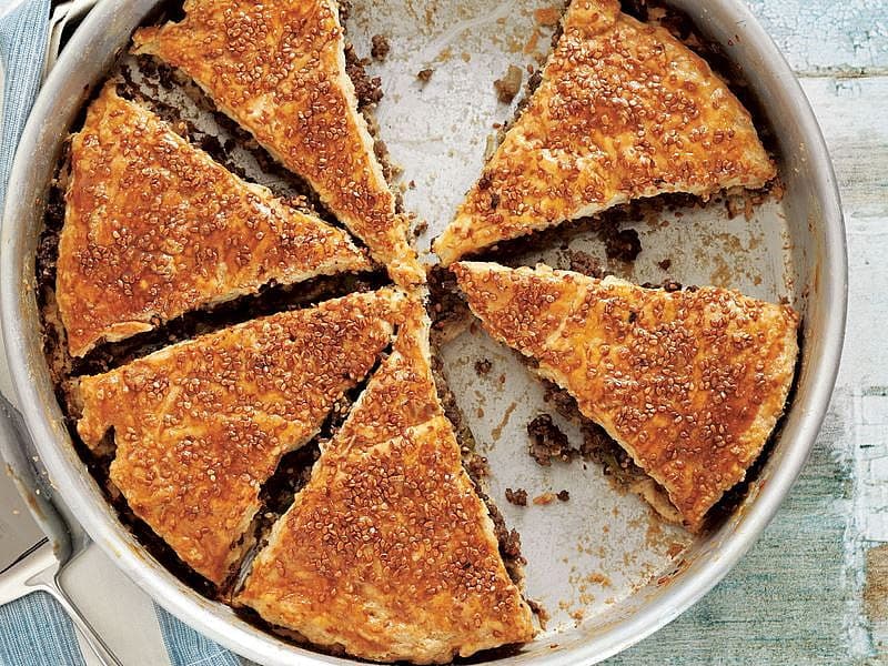 Tahinli Kıymalı Börek
