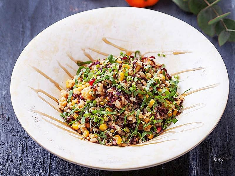 Tam Tahıllı Ve Nar Ekşili Salata