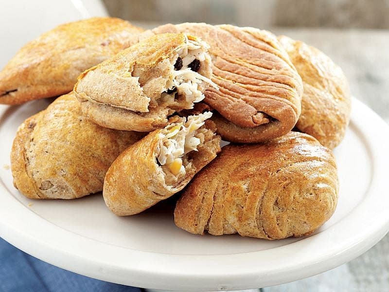 Tavuk Etli Ve Pirinçli Börek