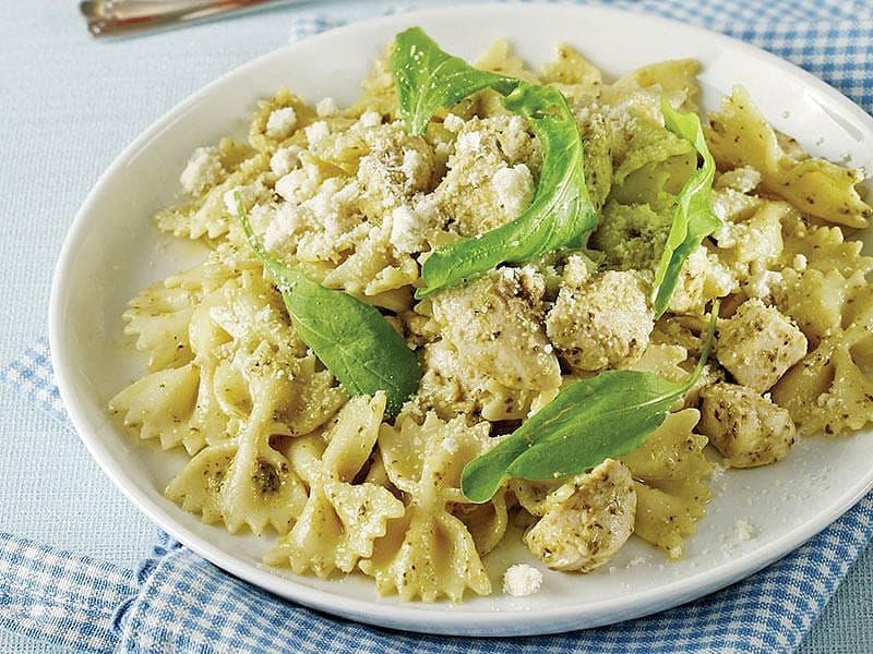 Tavuk Ve Tarhun Otlu Pesto Soslu Makarna