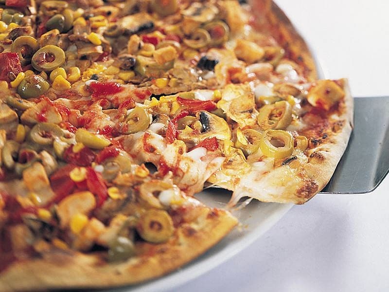 Tavuklu Ve Mantarlı Pizza
