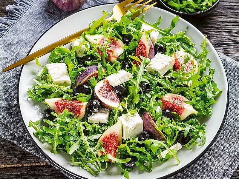 Taze İncirli Roka Salatası