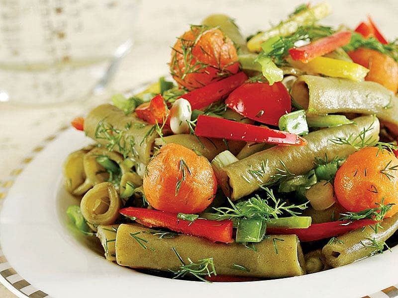 Taze Bakla Salatası