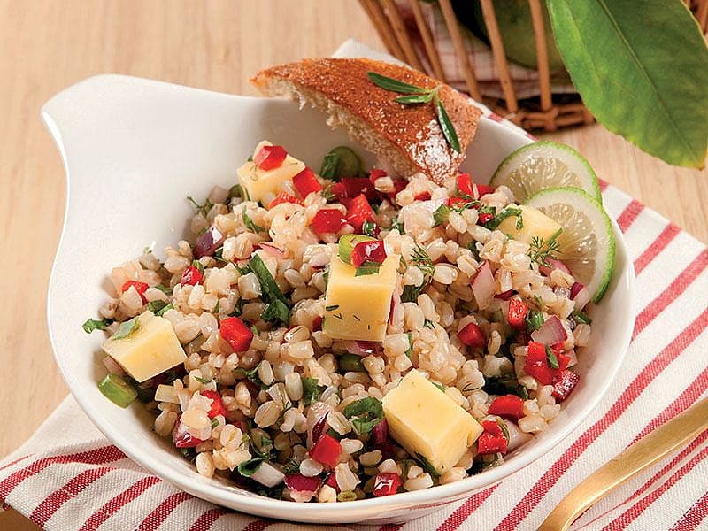 Taze Otlu Buğday Salatası