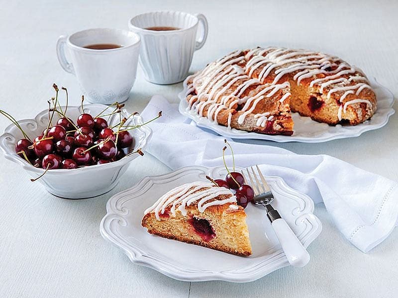 Vişneli Glazürlü Çörek