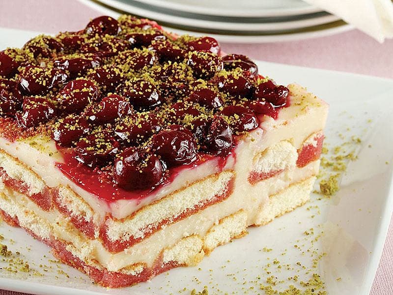 Vişneli Kedidili Pastası