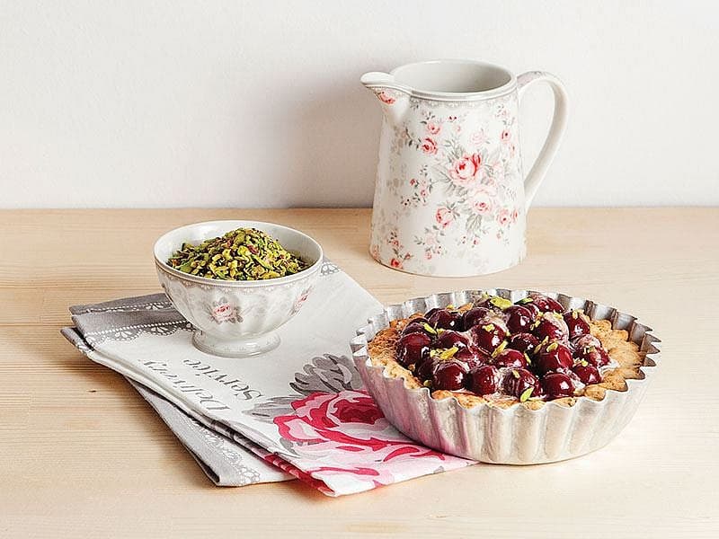 Vişneli Ve Bademli Tart