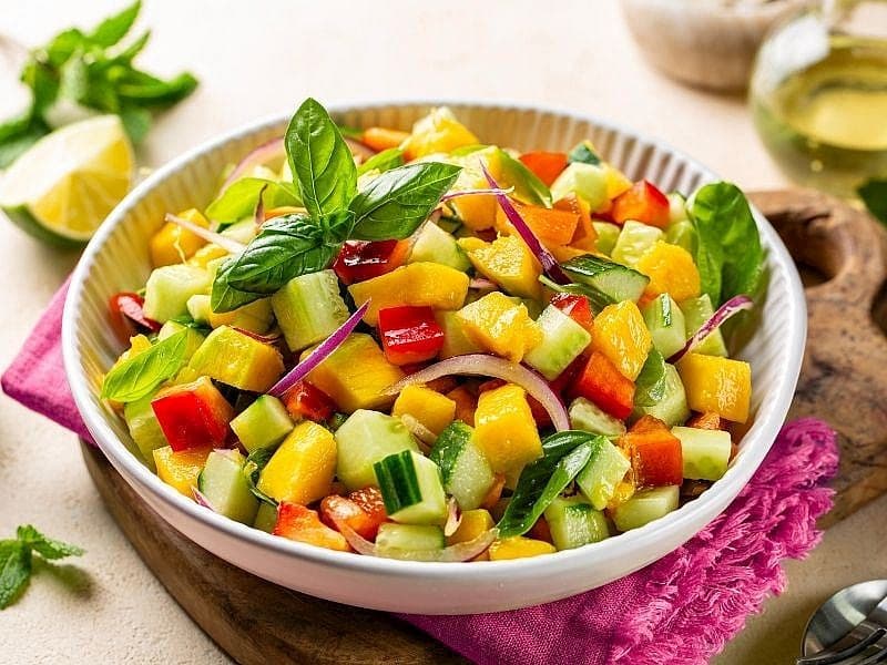 Yaza Özel Mango Salatası