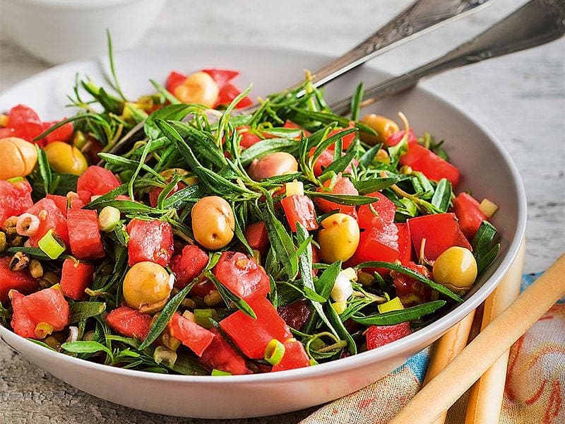 Yeşil Zeytinli Zahter Salatası