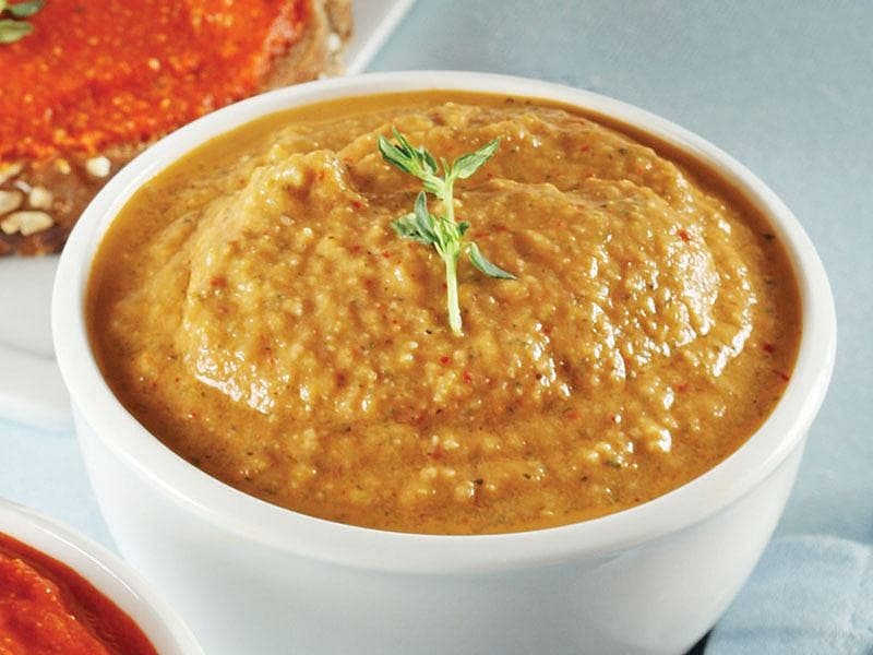 Yeşil Biberli Ve Közlenmiş Domatesli Sos