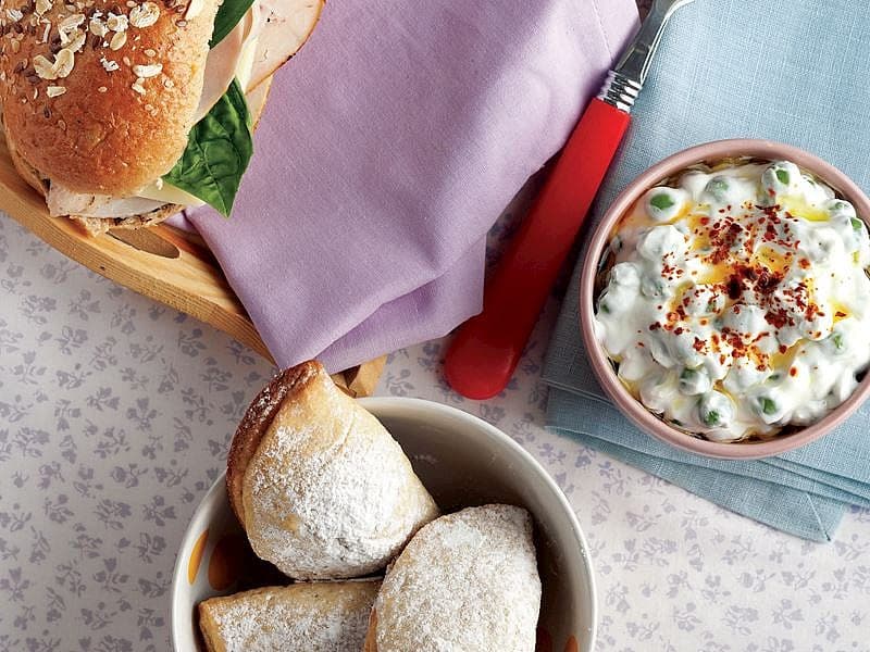 Yoğurtlu Bezelye Salatası