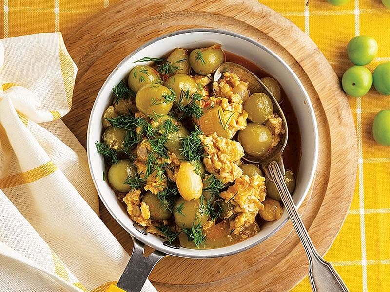 Yumurtalı Erik Yemeği