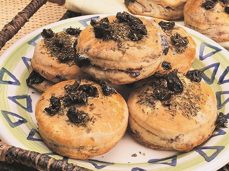 Zeytinli Ve Kekikli Küçük Ekmekler