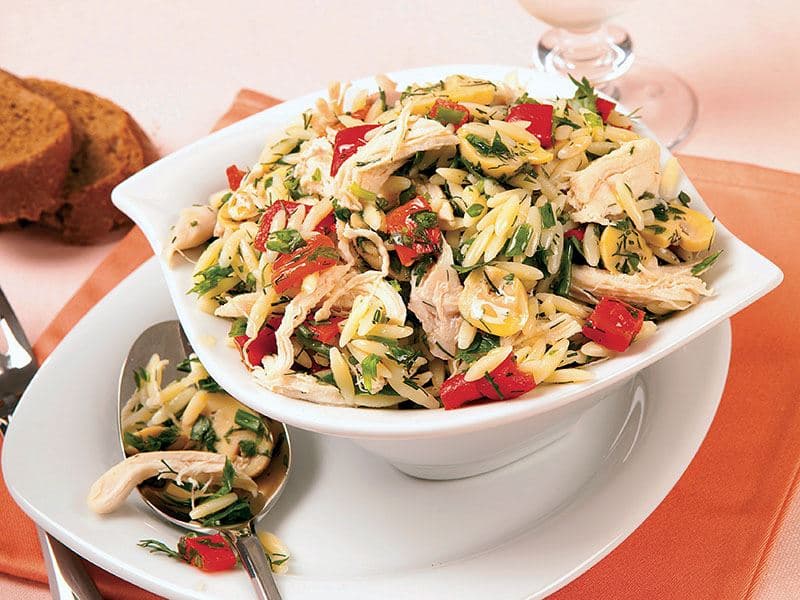 Arpa Şehriyeli Tavuk Salatası