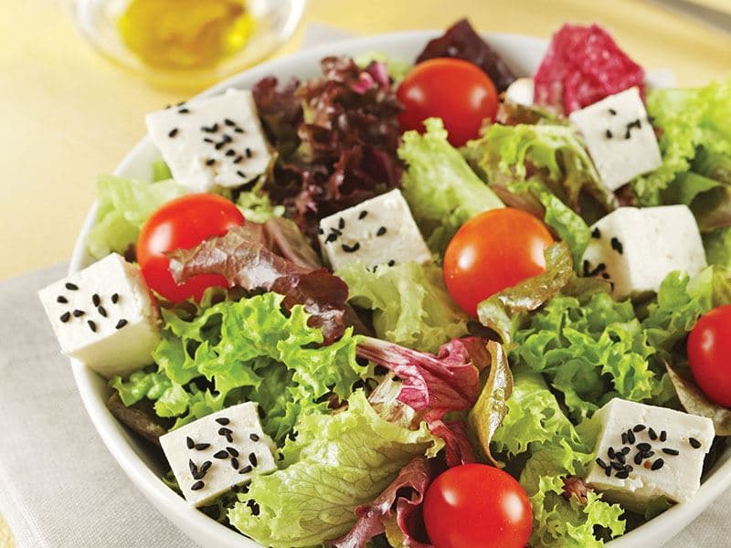 Beyaz Peynirli Akdeniz Salatası