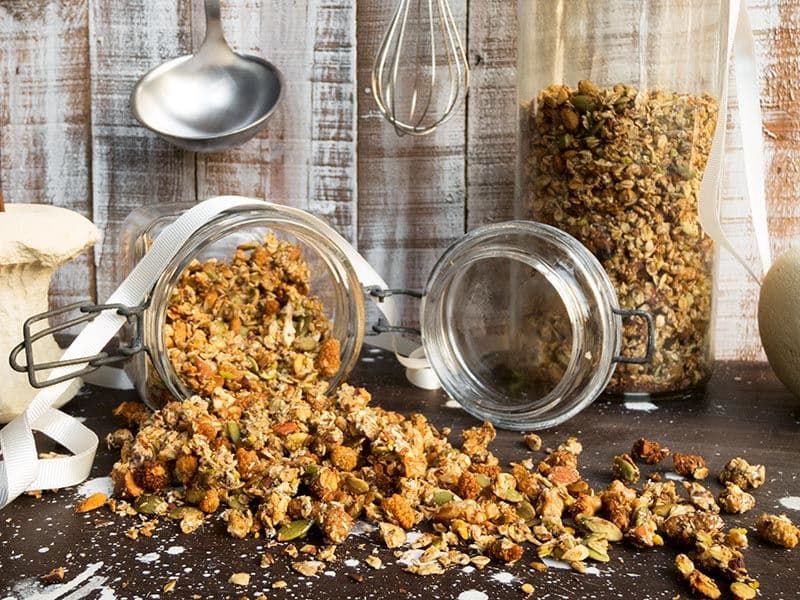 Kuruyemişli Dutlu Granola