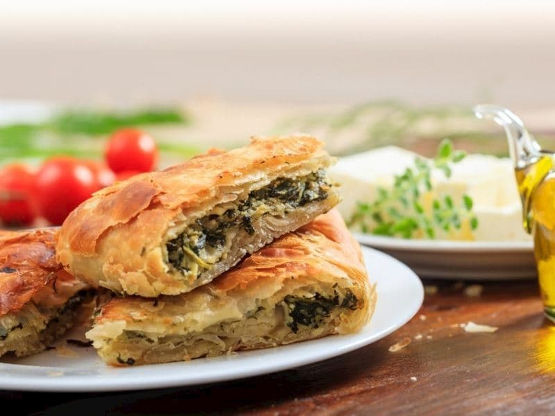 Selanik Usulü Ispanaklı Börek