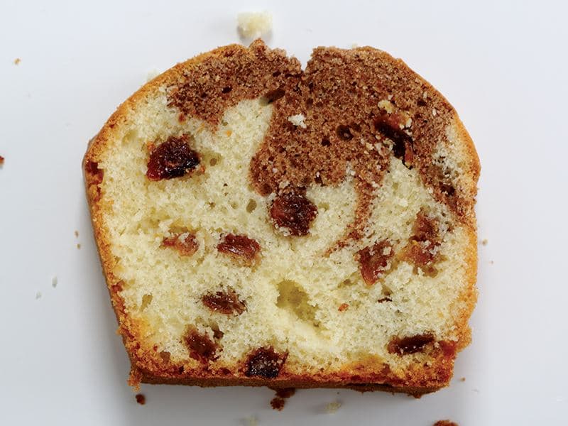 Tarçınlı Ve Kuru Üzümlü Kek
